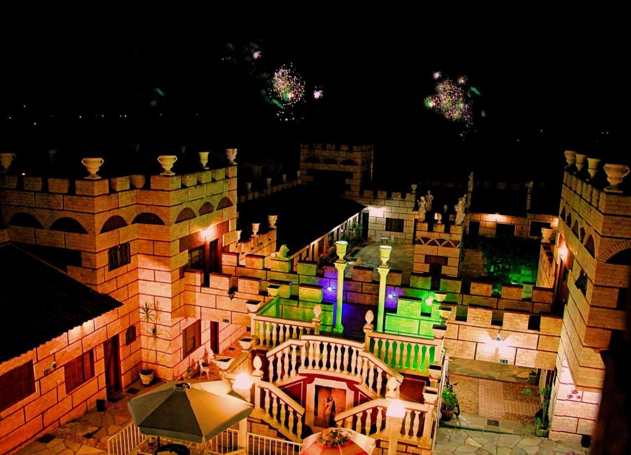 Pousada Al Castello Di Giulietta E Romeo Pirenópolis Buitenkant foto